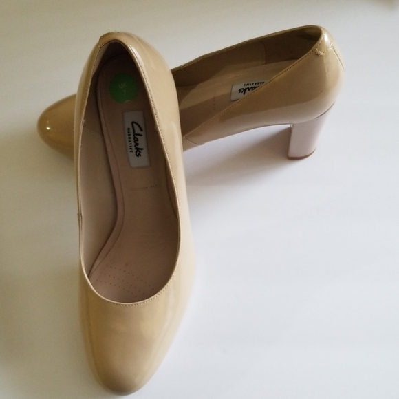 Shoes - Picture 4 of 8